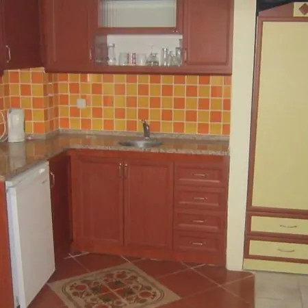 Red Rose ホテル 3*