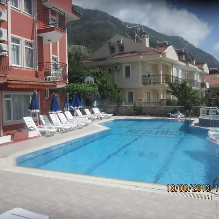 Red Rose Otel 3*