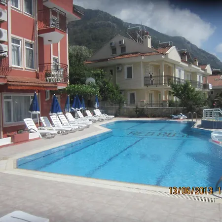 Red Rose Hotel 3*