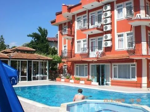 Red Rose Hotell Öludeniz