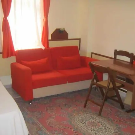 Red Rose Szálloda 3*