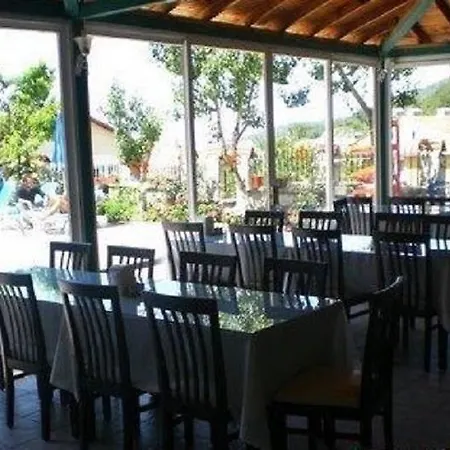 Hotel Red Rose 3*